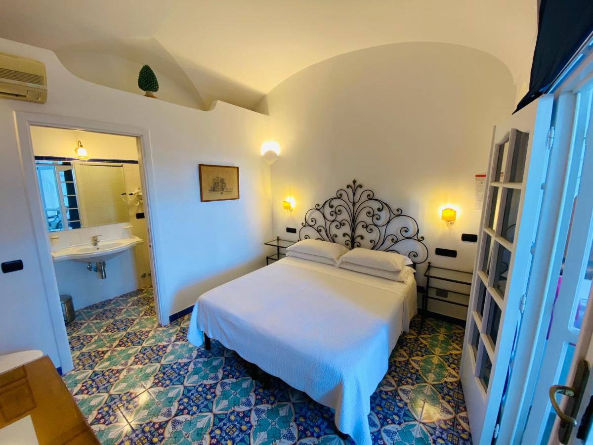 La Caravella Di Positano - Relais, Beach & Residences Kültér fotó