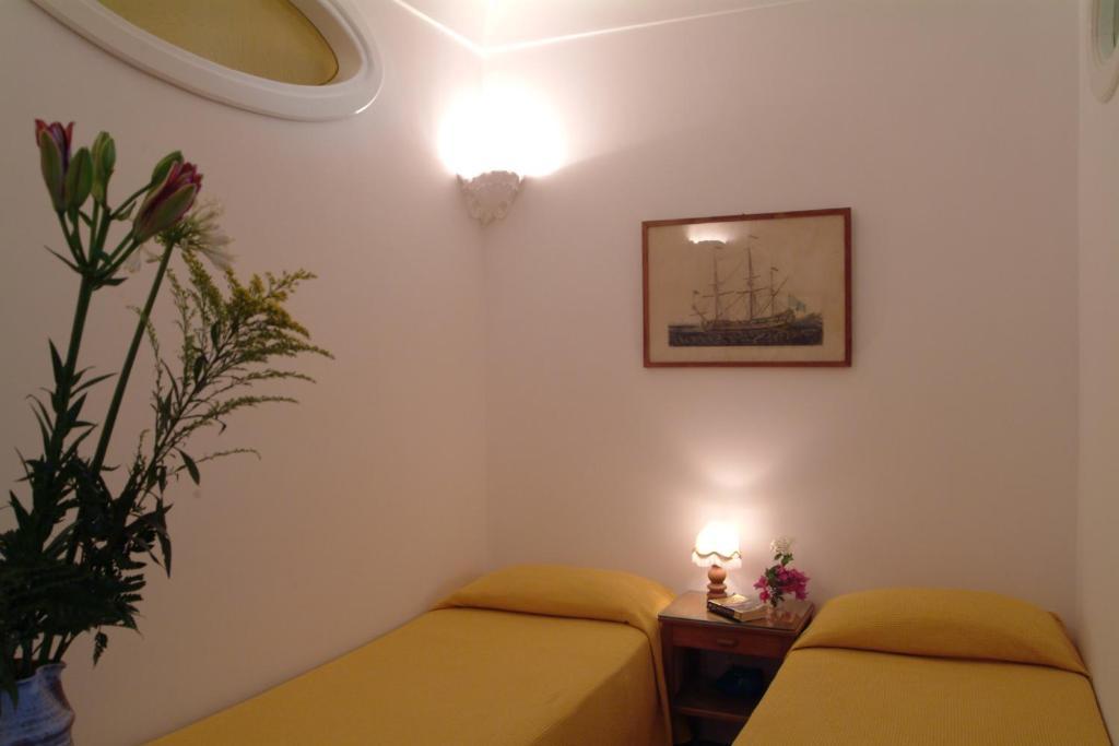 La Caravella Di Positano - Relais, Beach & Residences Szoba fotó